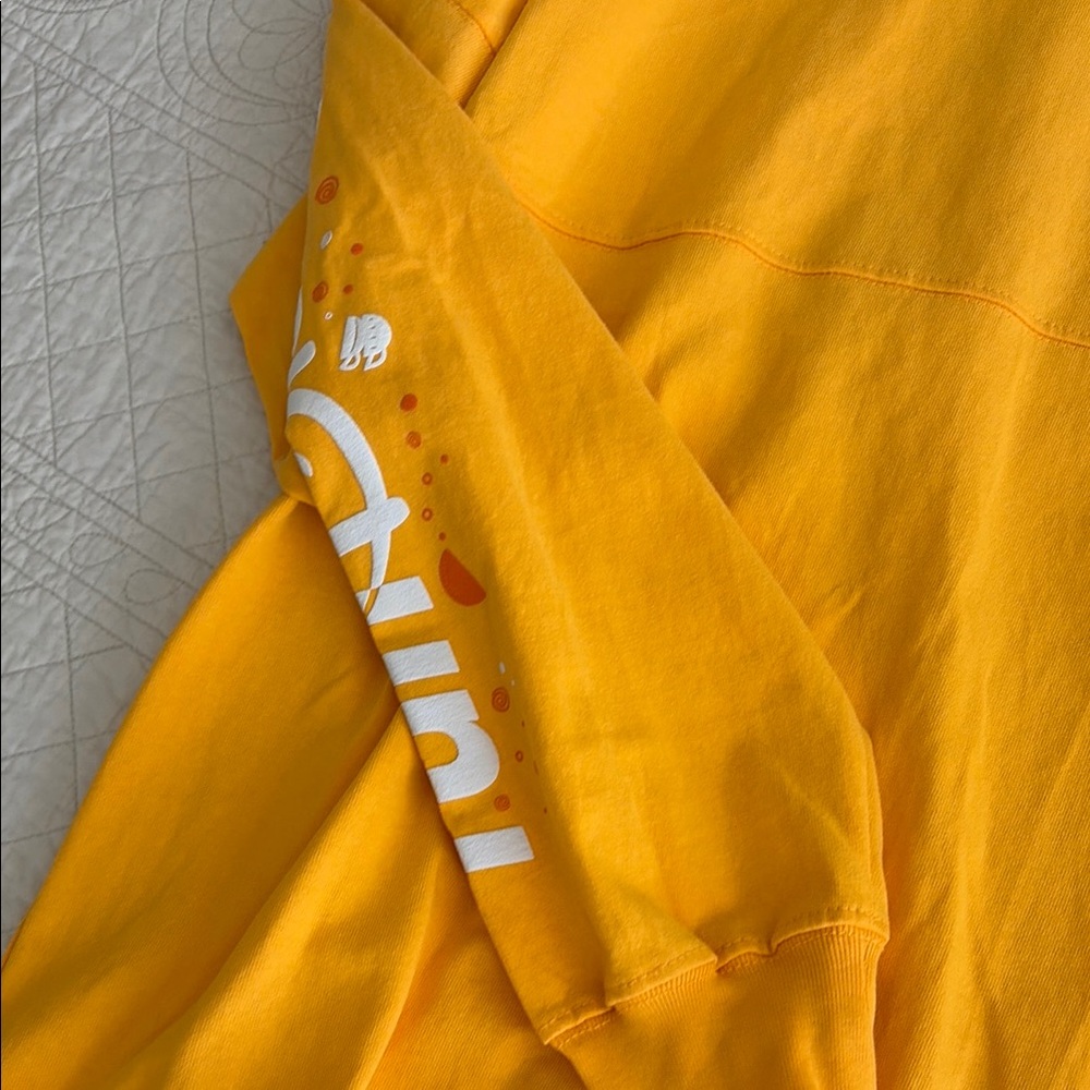 Disney Vibrant Yellow Wine & Dine Shirt size medium nwt spirit jersey - Picture 8 of 9
